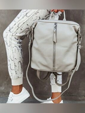 Vici Backpack/ Bag